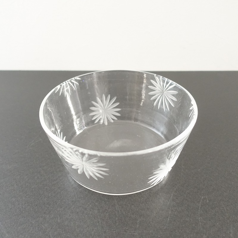 辻和美さん tsuji kazumi 飛び菊 ガラス鉢】をお買取りさせていただきました。 -